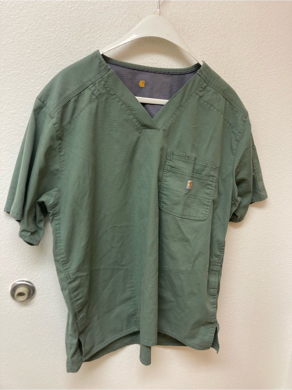 CARHARTT Army Green ScrubTop (XL)